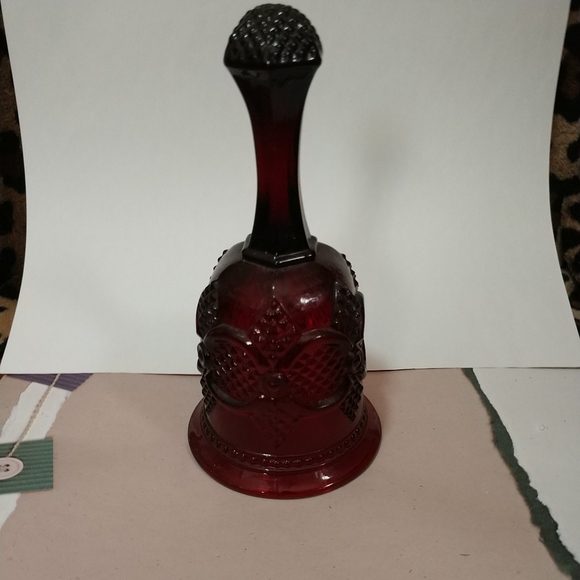 Vintage Avon 1876 Cape Cod Collection Ruby Red Glass Bell Dinner 1979 Collectibl - Picture 8 of 12